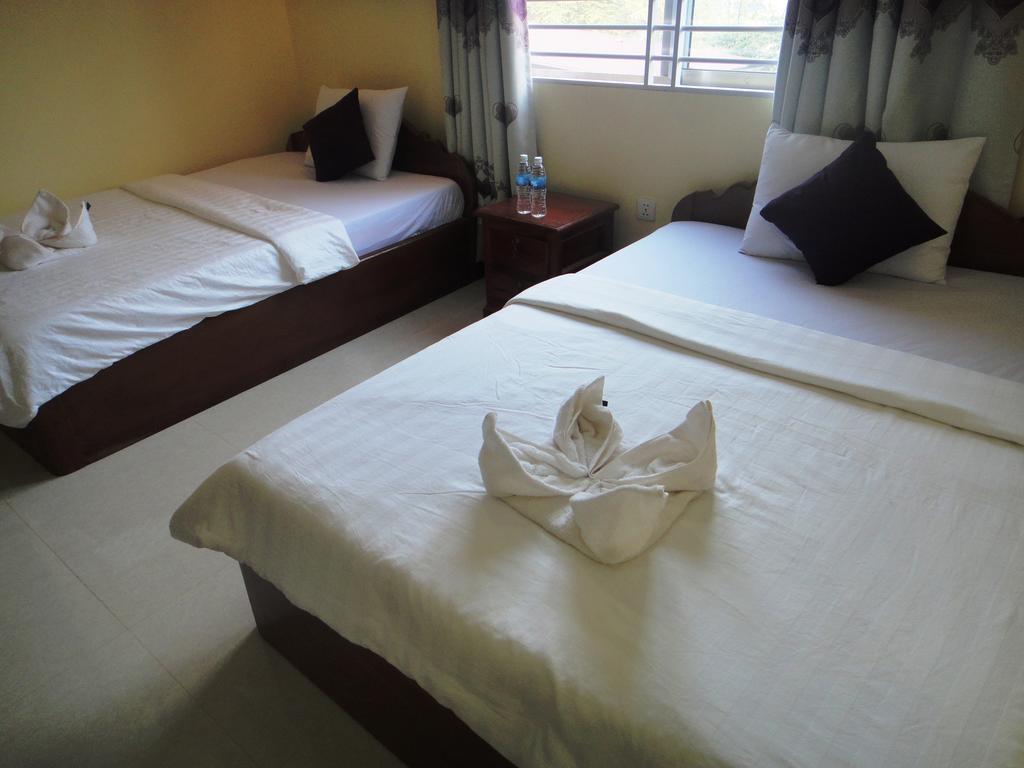 Khemra I Guesthouse Kampot Rum bild