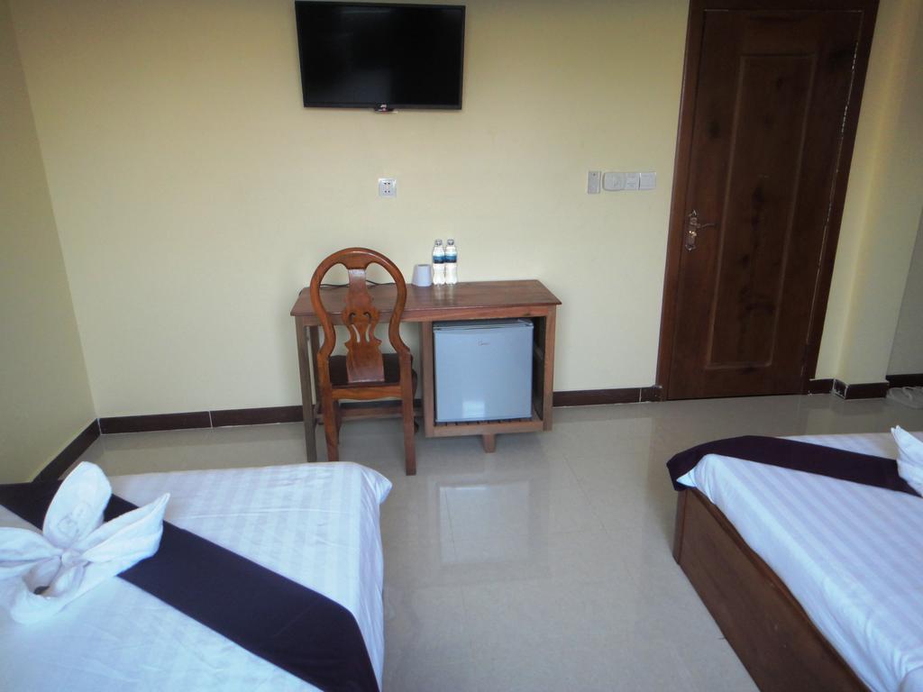 Khemra I Guesthouse Kampot Rum bild