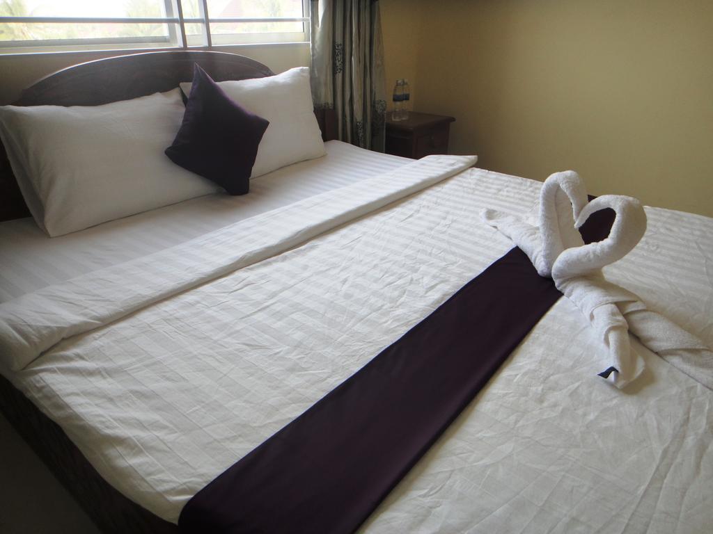 Khemra I Guesthouse Kampot Rum bild
